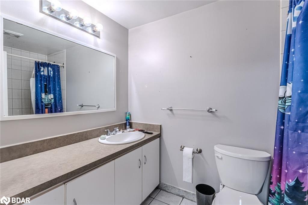 69 Fox Run, Barrie, ON - Indoor Photo Showing Bathroom