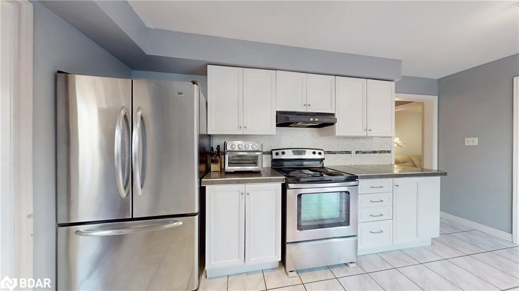 4 Trillium Crescent, Barrie, ON - Indoor Photo Showing Kitchen