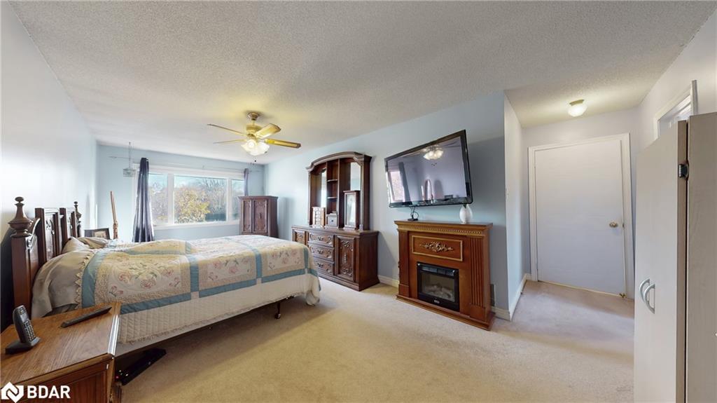 4 Trillium Crescent, Barrie, ON - Indoor Photo Showing Bedroom