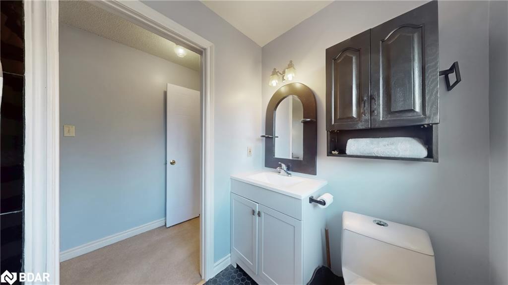 4 Trillium Crescent, Barrie, ON - Indoor Photo Showing Bathroom