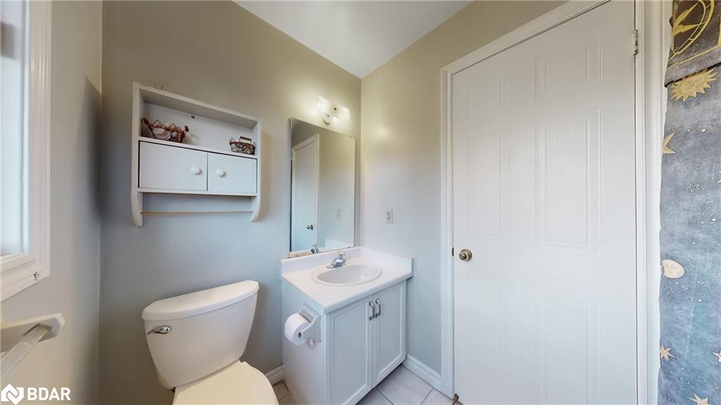 4 Trillium Crescent, Barrie, ON - Indoor Photo Showing Bathroom