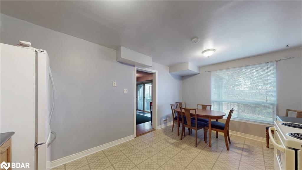 4 Trillium Crescent, Barrie, ON - Indoor Photo Showing Dining Room