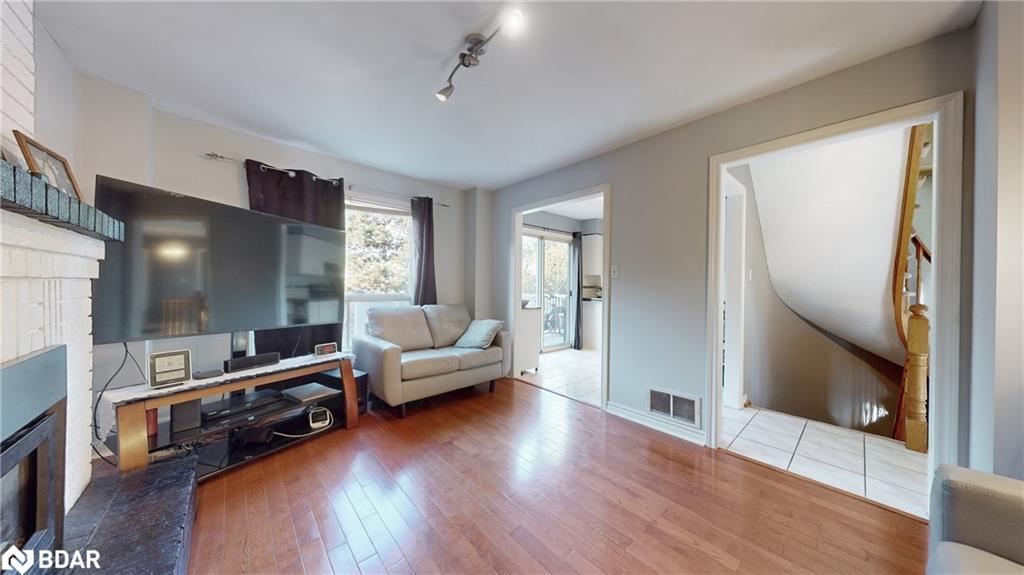 4 Trillium Crescent, Barrie, ON - Indoor Photo Showing Living Room With Fireplace