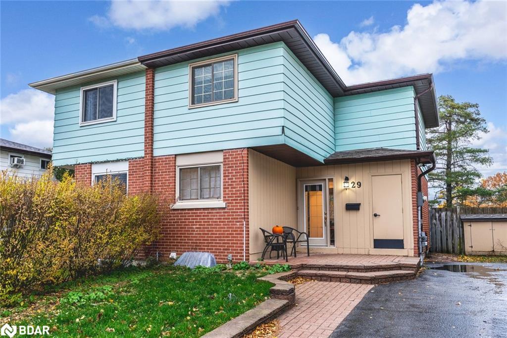 29 Chaucer Crescent, Barrie, ON - Outdoor