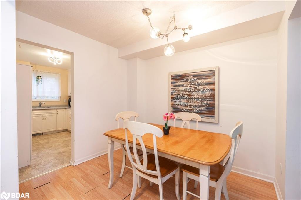 29 Chaucer Crescent, Barrie, ON - Indoor Photo Showing Dining Room