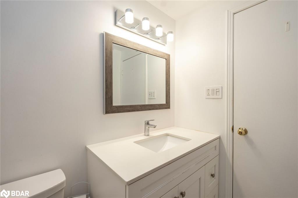 29 Chaucer Crescent, Barrie, ON - Indoor Photo Showing Bathroom