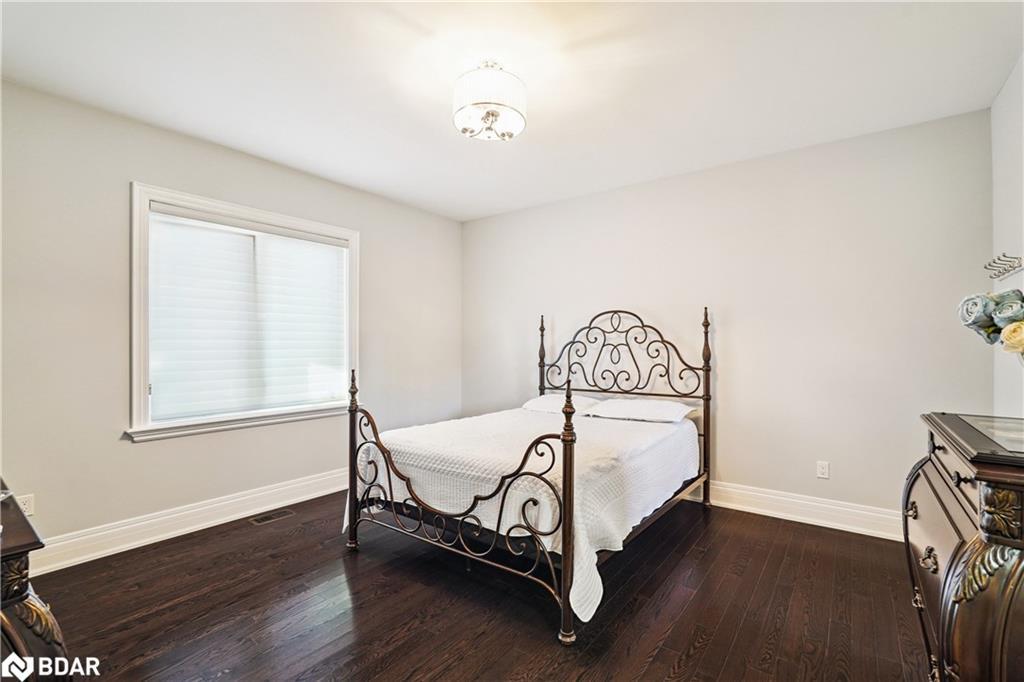 68 Walmer Road, Richmond Hill, ON - Indoor Photo Showing Bedroom