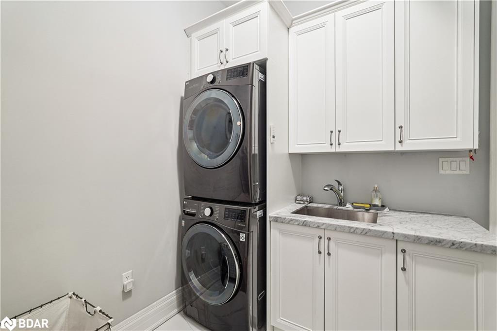 68 Walmer Road, Richmond Hill, ON - Indoor Photo Showing Laundry Room