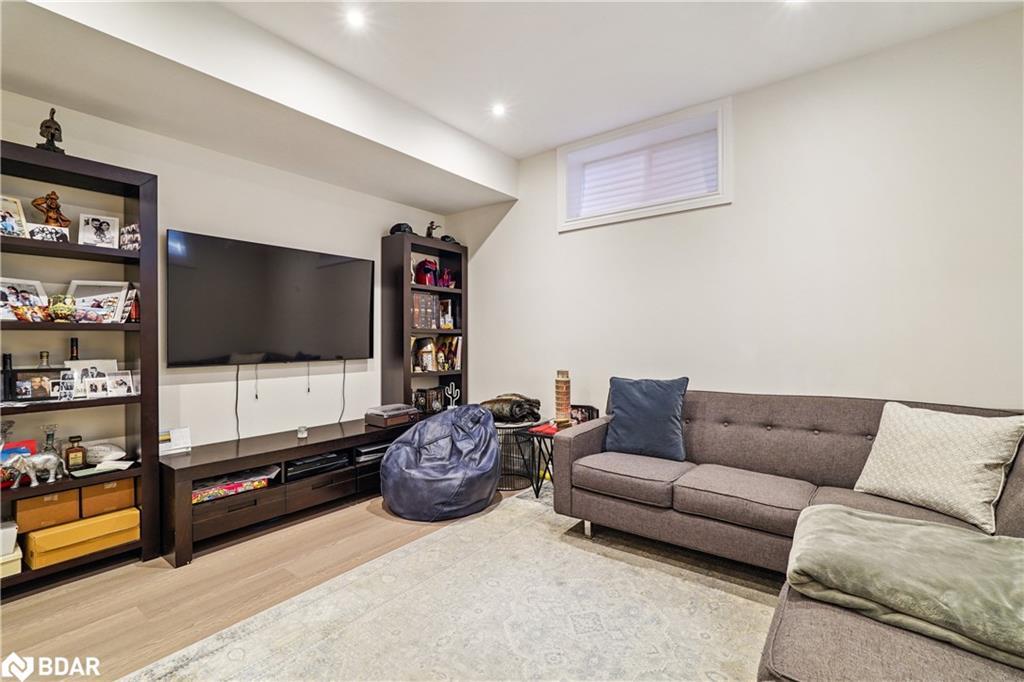 68 Walmer Road, Richmond Hill, ON - Indoor