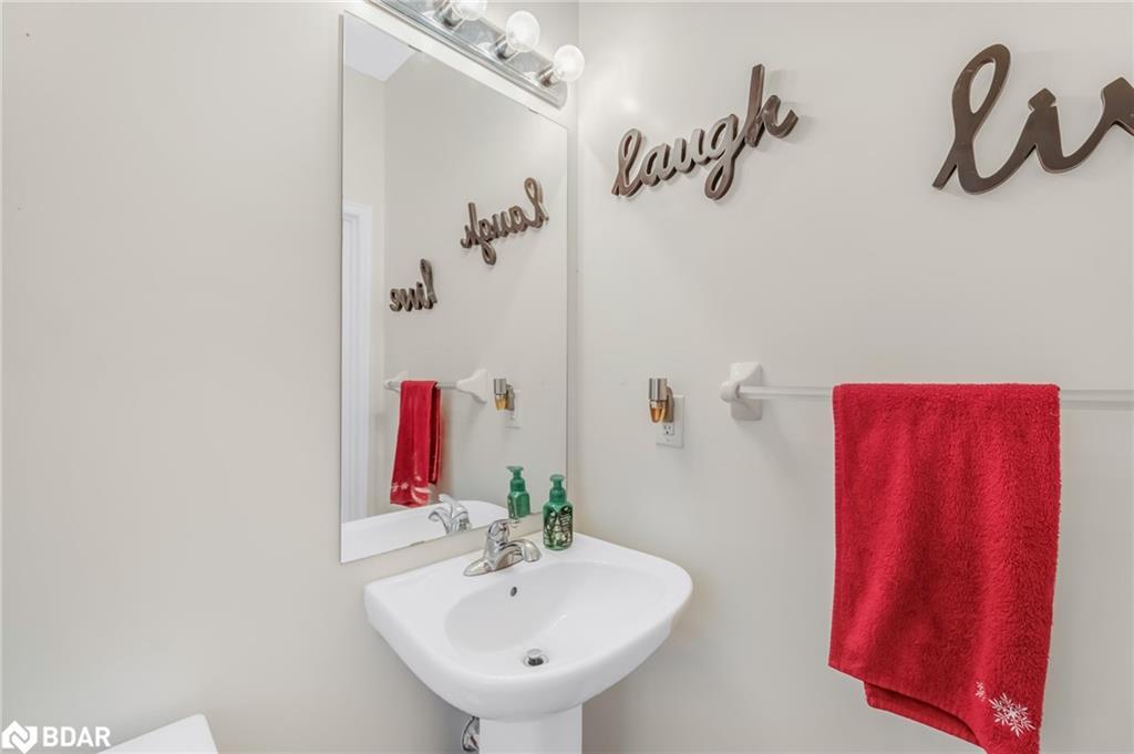 206 Isabella Drive, Orillia, ON - Indoor Photo Showing Bathroom