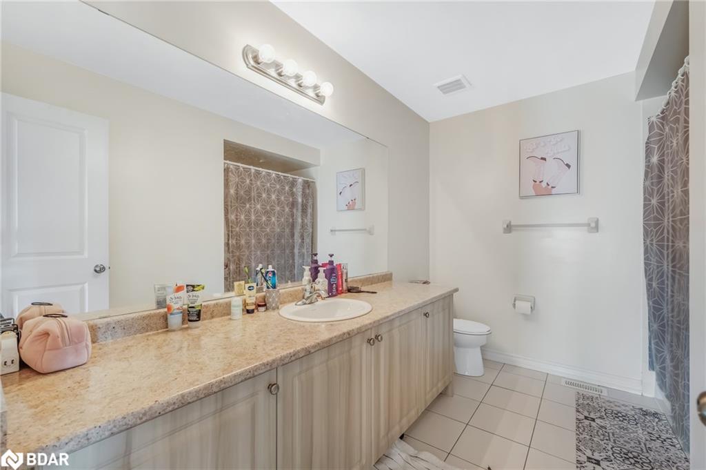 206 Isabella Drive, Orillia, ON - Indoor Photo Showing Bathroom