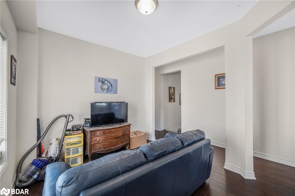 206 Isabella Drive, Orillia, ON - Indoor