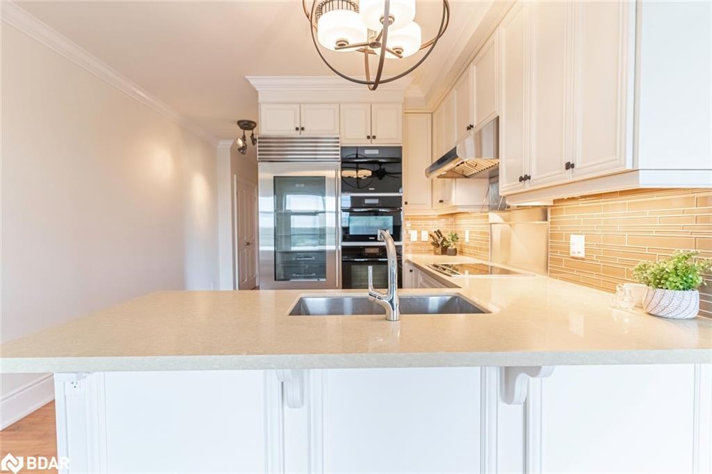 604-80 Orchard Point Road, Orillia, ON - Indoor Photo Showing Kitchen With Double Sink