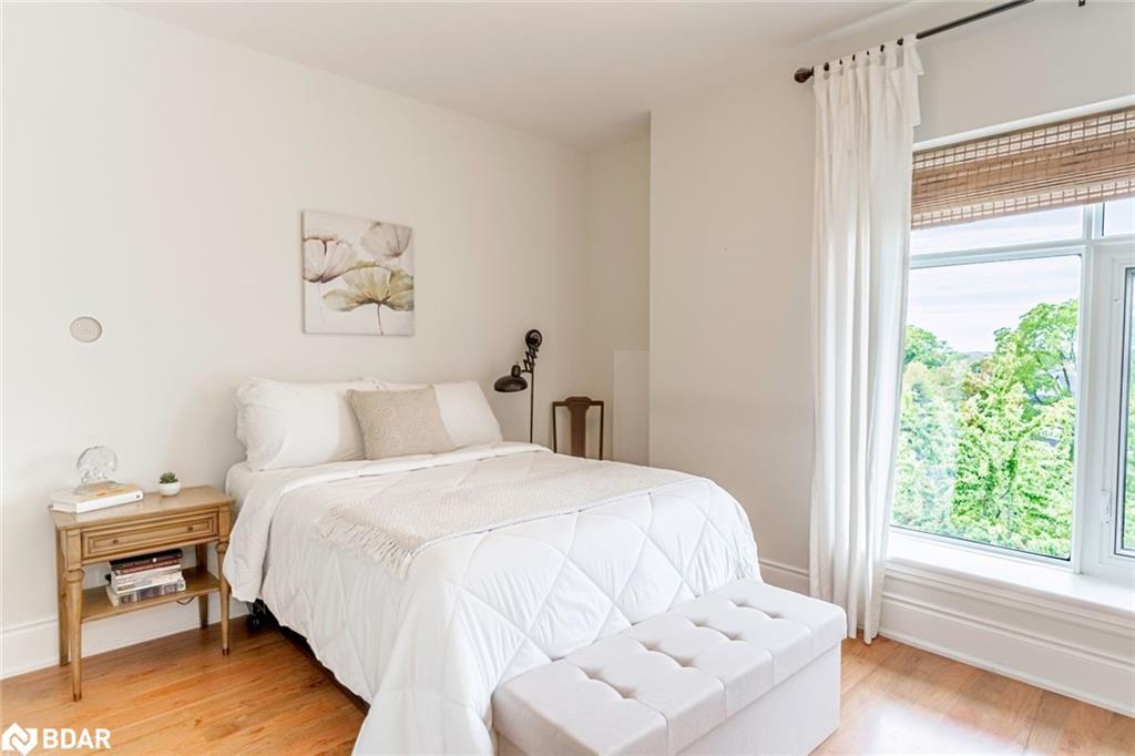 604-80 Orchard Point Road, Orillia, ON - Indoor Photo Showing Bedroom