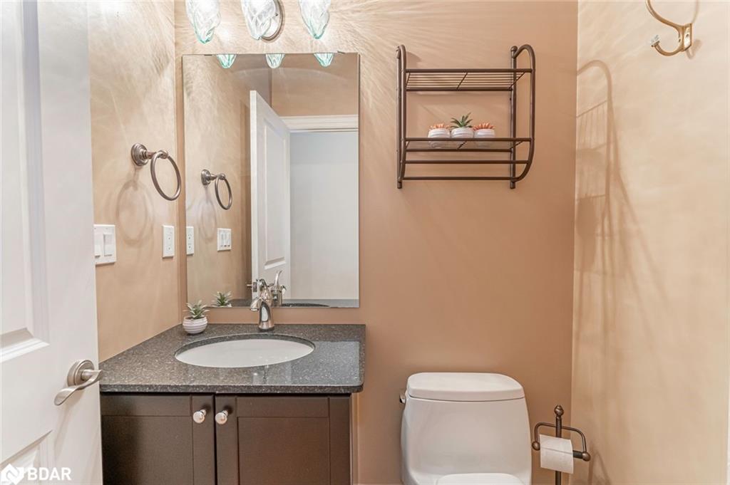 604-80 Orchard Point Road, Orillia, ON - Indoor Photo Showing Bathroom
