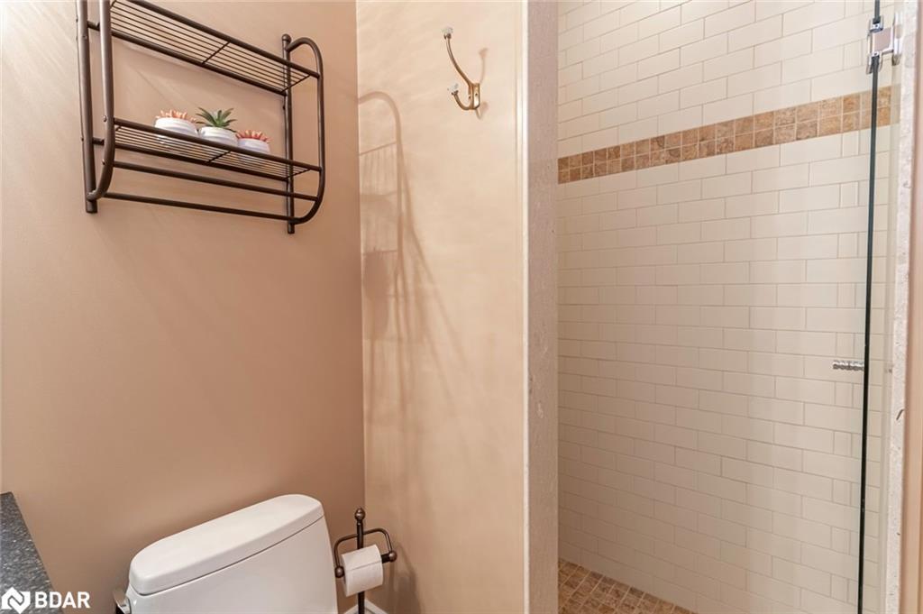 604-80 Orchard Point Road, Orillia, ON - Indoor Photo Showing Bathroom