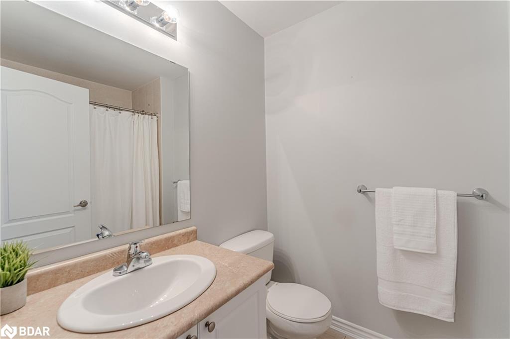35-209 Harvie Road, Barrie, ON - Indoor Photo Showing Bathroom