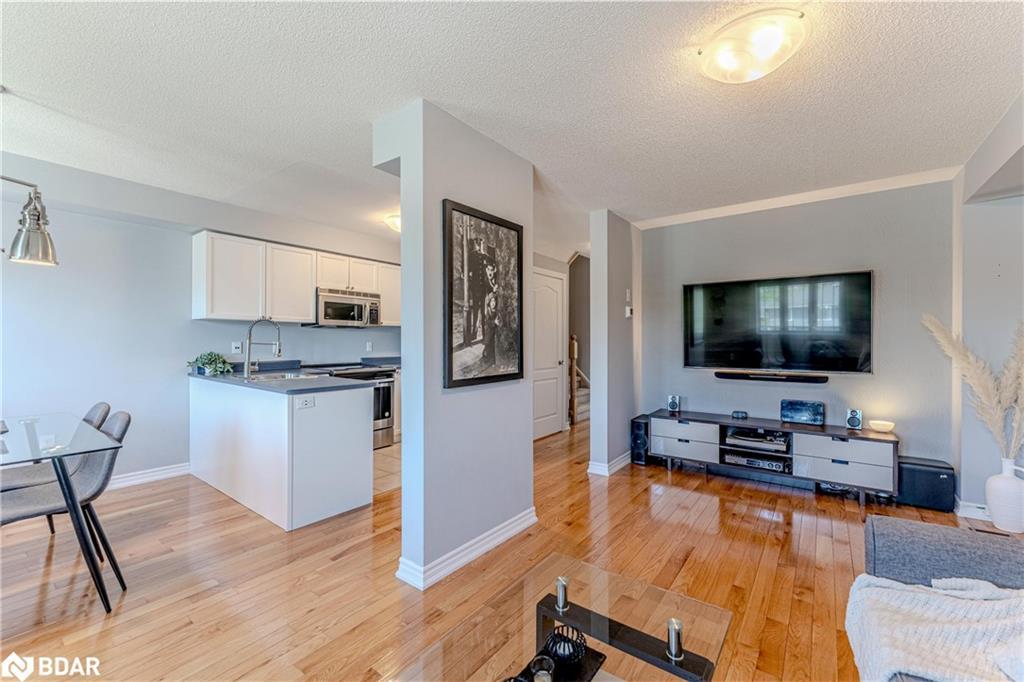 35-209 Harvie Road, Barrie, ON - Indoor Photo Showing Other Room