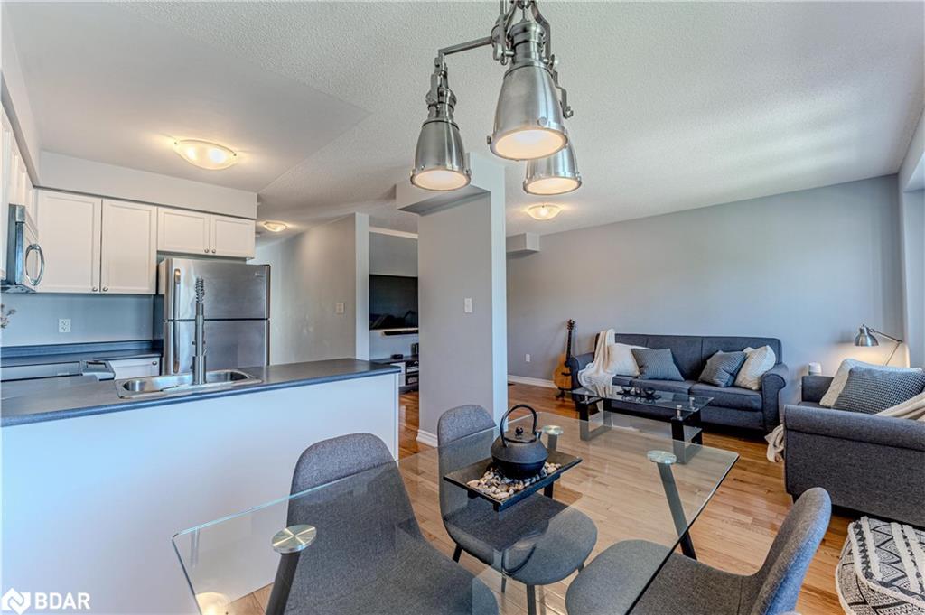 35-209 Harvie Road, Barrie, ON - Indoor