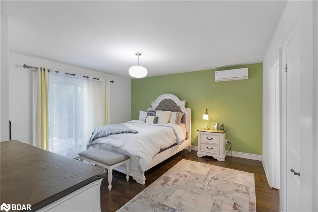 87 Tutela Heights Road, Brantford, ON - Indoor Photo Showing Bedroom