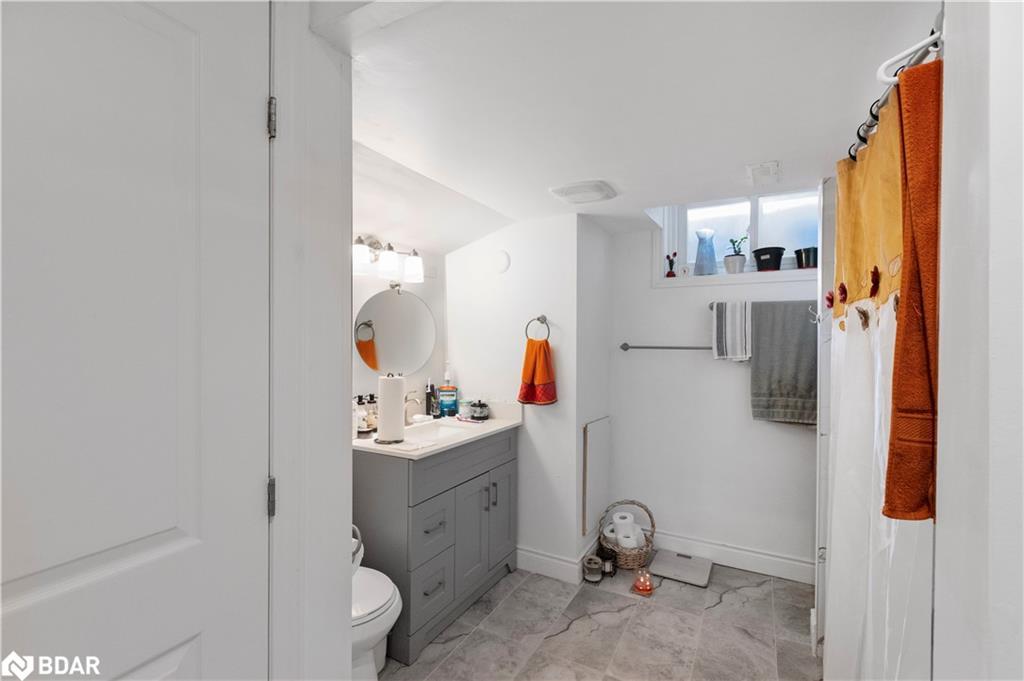 87 Tutela Heights Road, Brantford, ON - Indoor Photo Showing Bathroom