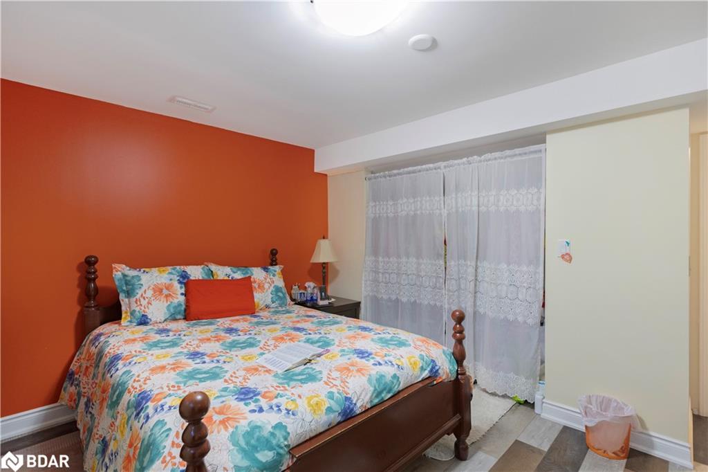 87 Tutela Heights Road, Brantford, ON - Indoor Photo Showing Bedroom