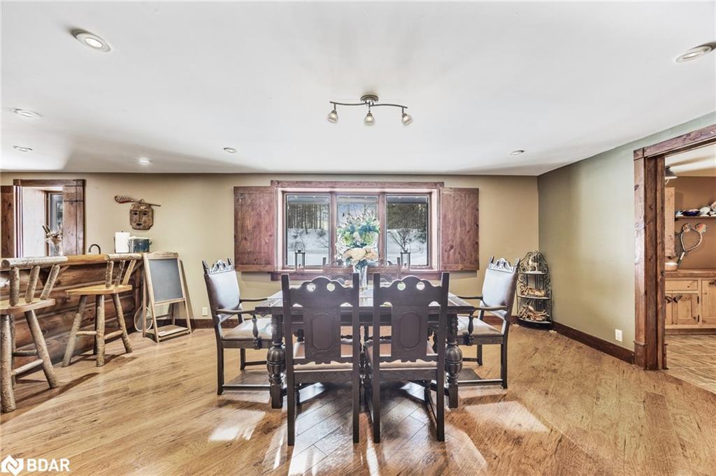 118 Highland Drive, Oro-Medonte, ON - Indoor Photo Showing Dining Room