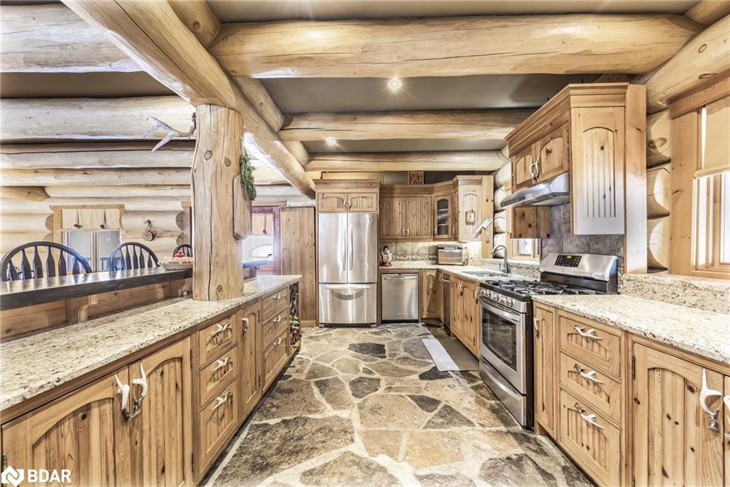 118 Highland Drive, Oro-Medonte, ON - Indoor Photo Showing Kitchen