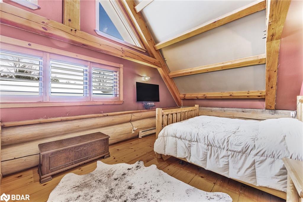 118 Highland Drive, Oro-Medonte, ON - Indoor Photo Showing Bedroom