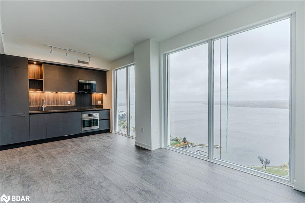 2909-39 Mary Street, Barrie, ON - Indoor Photo Showing Kitchen