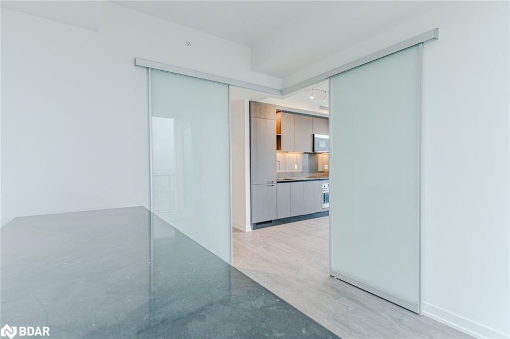 2909-39 Mary Street, Barrie, ON - Indoor