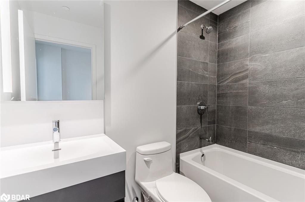 2909-39 Mary Street, Barrie, ON - Indoor Photo Showing Bathroom