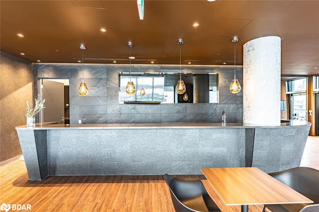 2909-39 Mary Street, Barrie, ON - Indoor