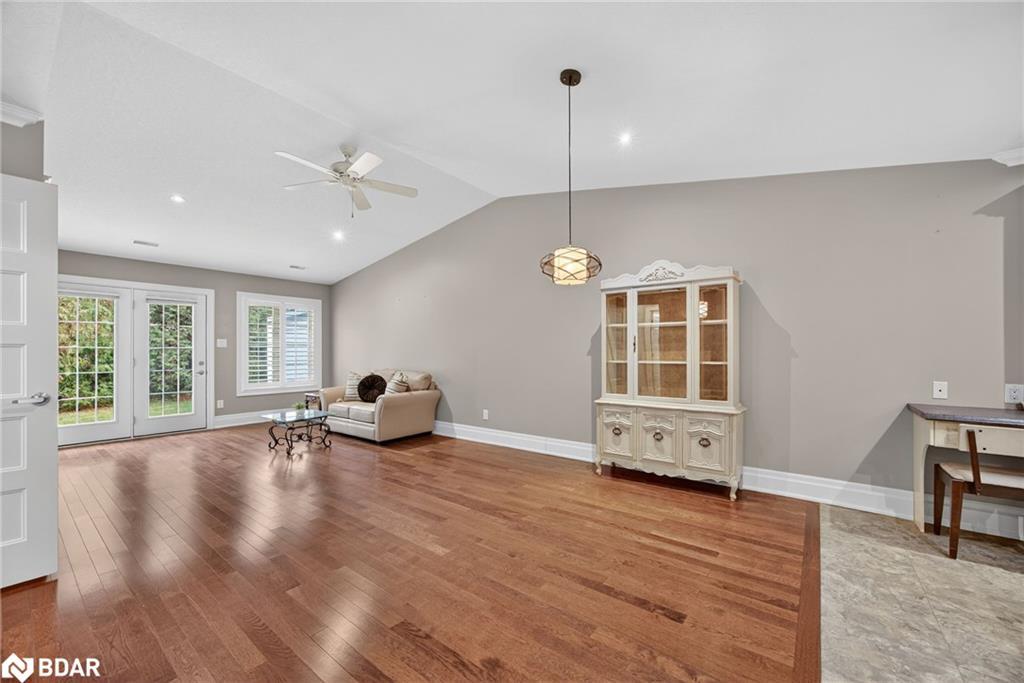 53 Clover Crescent, Wasaga Beach, ON - Indoor