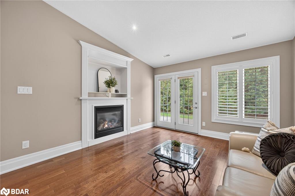 53 Clover Crescent, Wasaga Beach, ON - Indoor Photo Showing Living Room With Fireplace