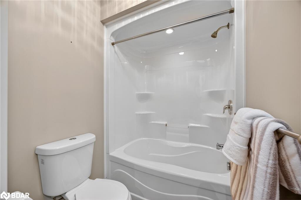 53 Clover Crescent, Wasaga Beach, ON - Indoor Photo Showing Bathroom
