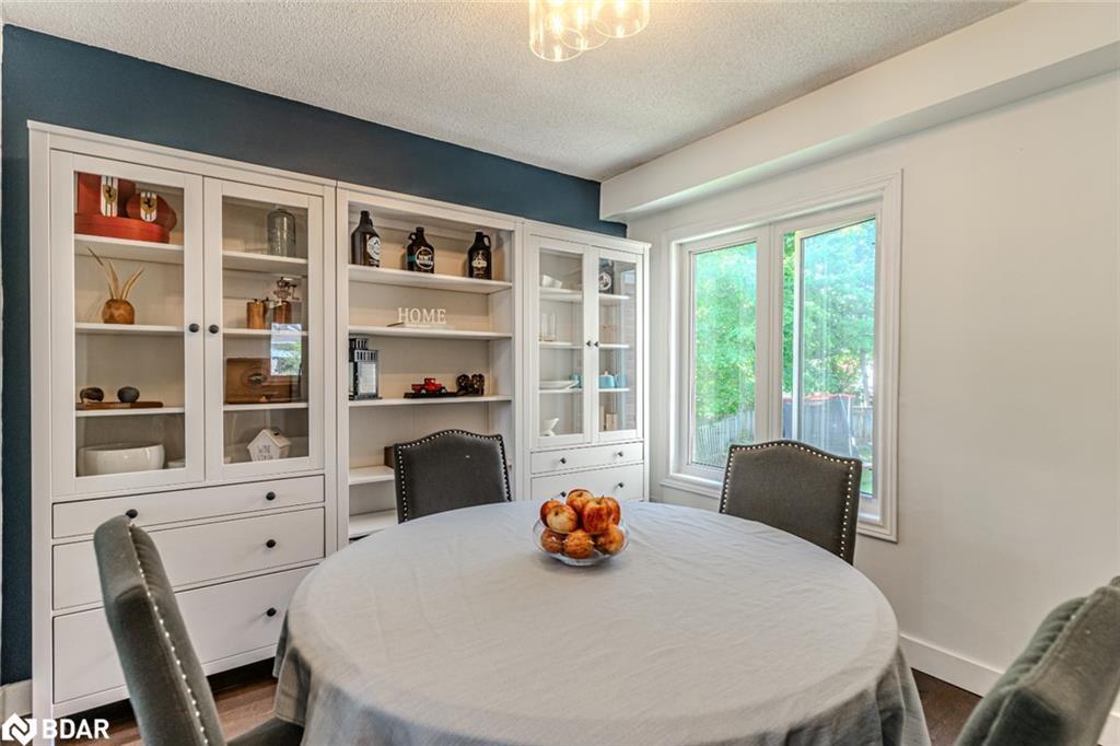 20 Pae Drive, Barrie, ON - Indoor Photo Showing Dining Room