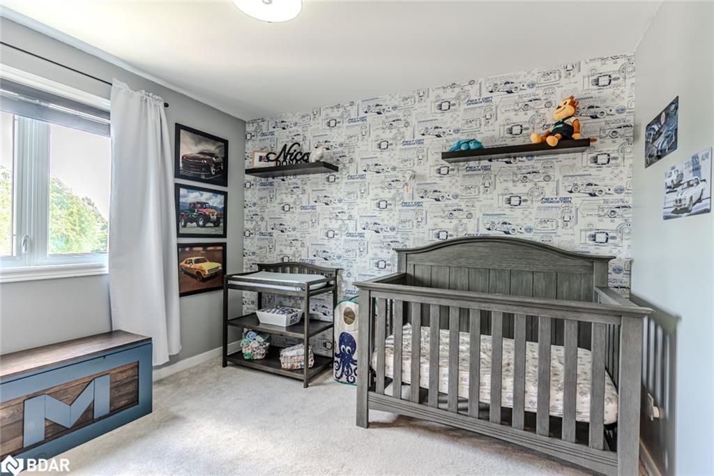 20 Pae Drive, Barrie, ON - Indoor Photo Showing Bedroom