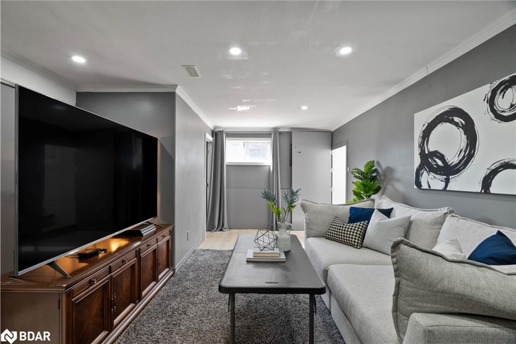 116 Boston Crescent, Hamilton, ON - Indoor Photo Showing Living Room