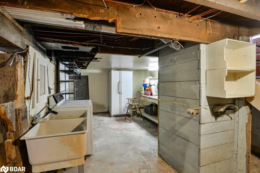 146 West Street N, Orillia, ON - Indoor Photo Showing Basement