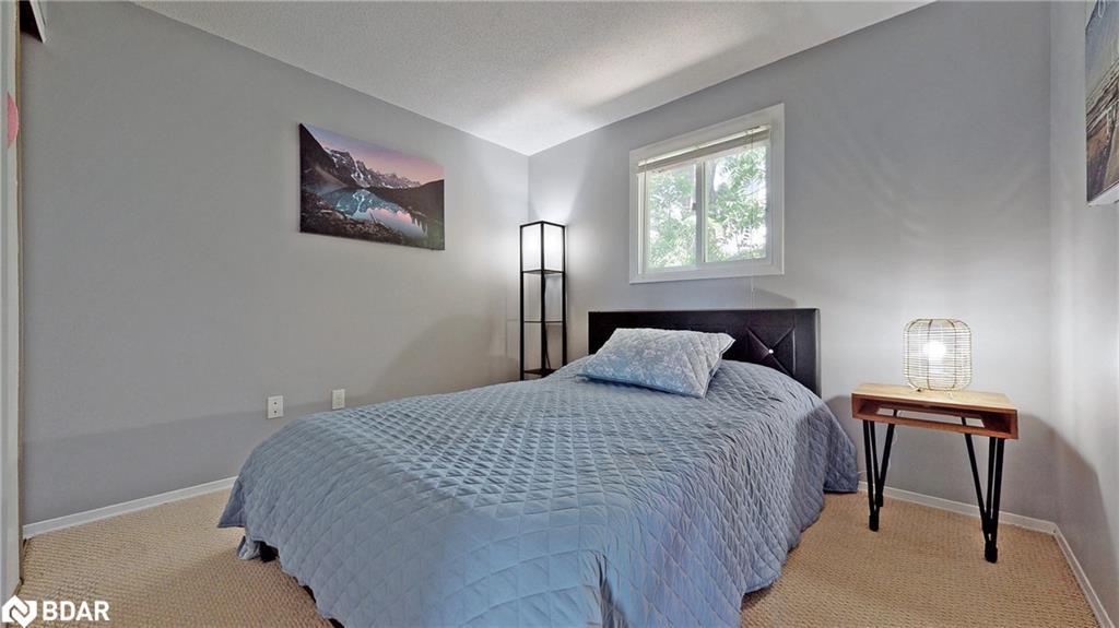 10-648 Doon Village Road, Kitchener, ON - Indoor Photo Showing Bedroom