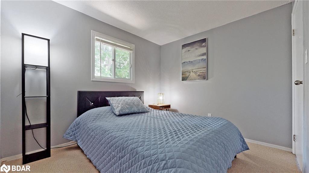 10-648 Doon Village Road, Kitchener, ON - Indoor Photo Showing Bedroom