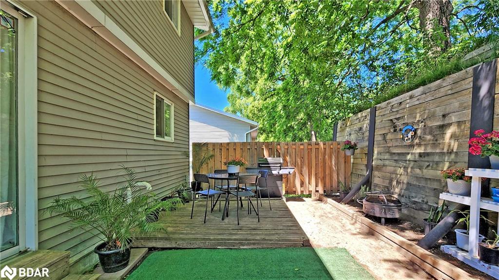 10-648 Doon Village Road, Kitchener, ON - Outdoor With Exterior