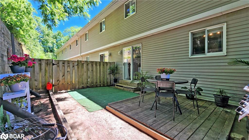 10-648 Doon Village Road, Kitchener, ON - Outdoor With Exterior