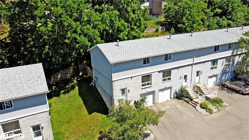 10-648 Doon Village Road, Kitchener, ON - Outdoor