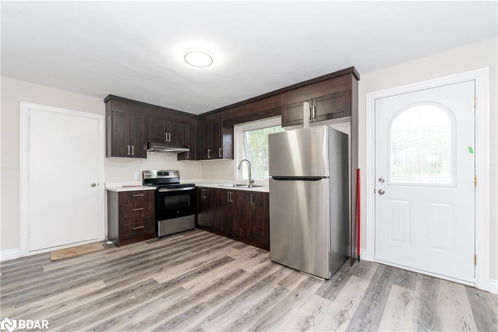 2178 6 Highway, Hamilton, ON - Indoor Photo Showing Kitchen