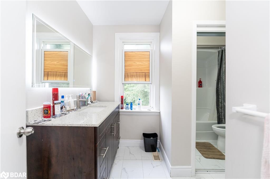 2178 6 Highway, Hamilton, ON - Indoor Photo Showing Bathroom