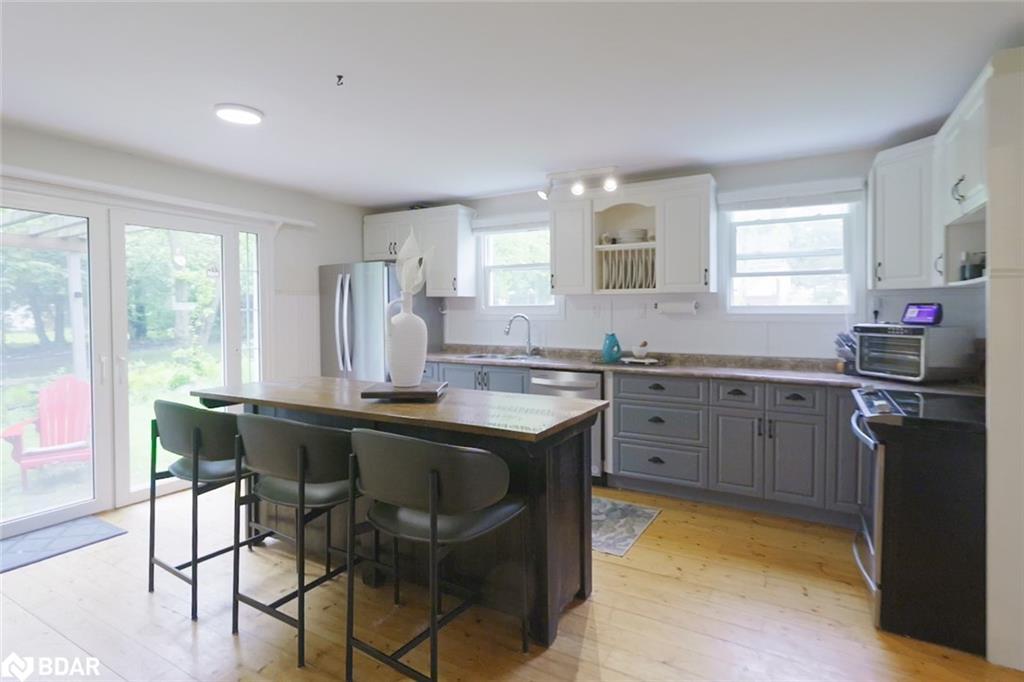 70 Cowans Crescent, Omemee, ON - Indoor Photo Showing Kitchen