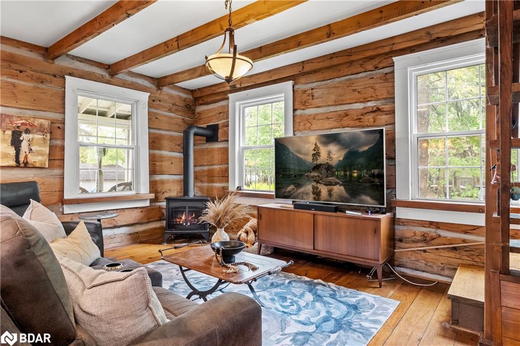 70 Cowans Crescent, Omemee, ON - Indoor Photo Showing Living Room