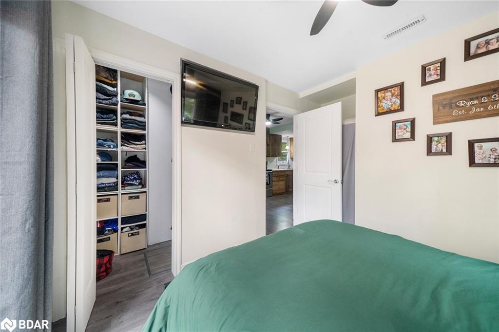 1182 5 Line S, Oro-Medonte, ON - Indoor Photo Showing Bedroom